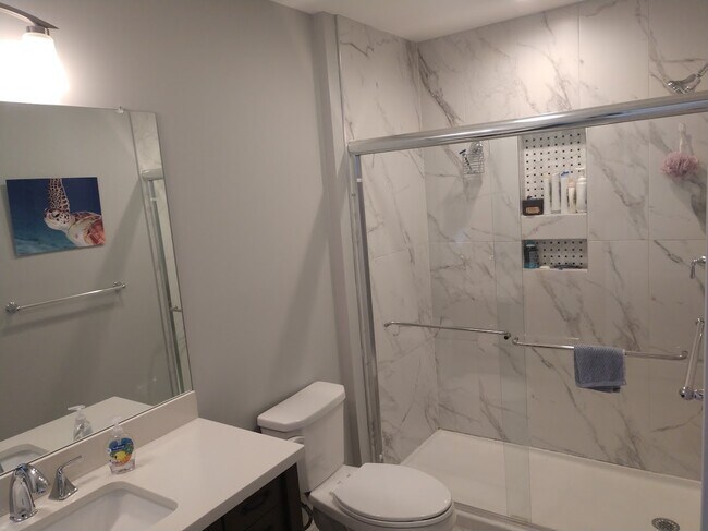 Building Photo - 777 N Main St