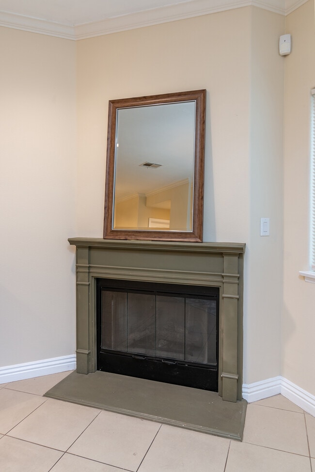 Building Photo - 3689 S La Cienega Blvd