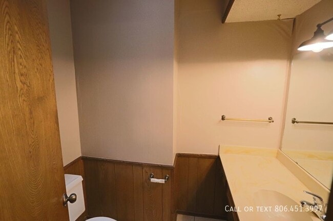 Building Photo - 3426 70th Dr