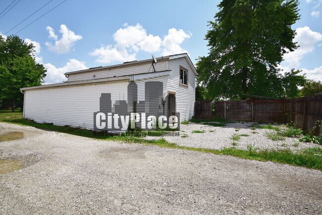 Building Photo - 2918 S Mooresville Rd. Indpls, IN 46221