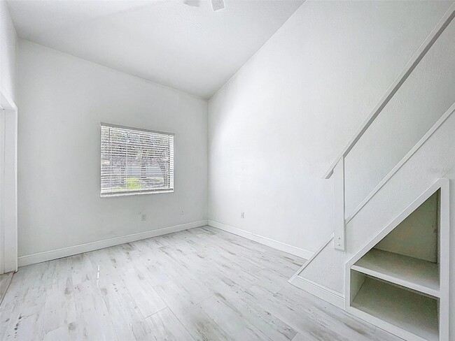 Building Photo - 1600 Pasadena Dr