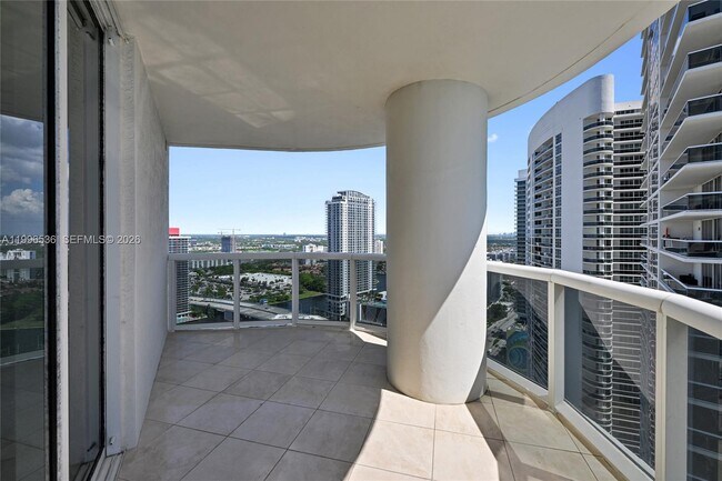 Building Photo - 1850 S Ocean Dr