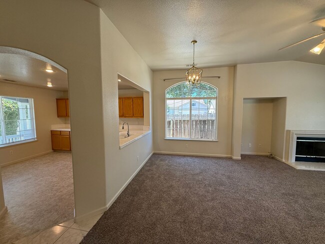 Building Photo - Single Story home in Sylvan School District!