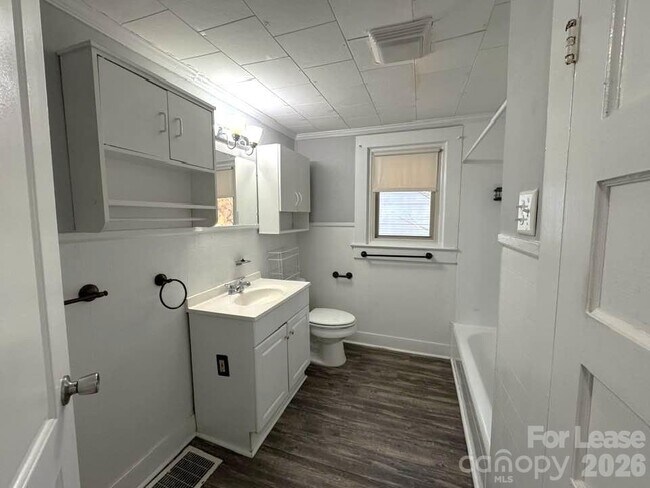 Building Photo - 70 Crowell Dr NW