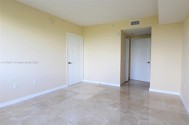 Building Photo - 3530 SW 22nd St