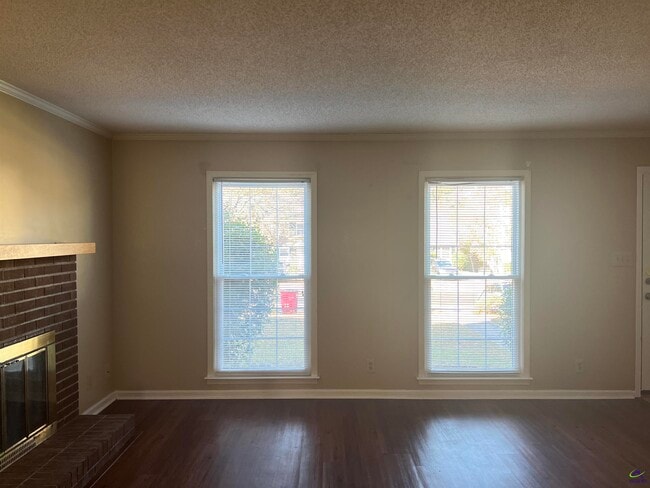 Building Photo - 117 N Springs Ct