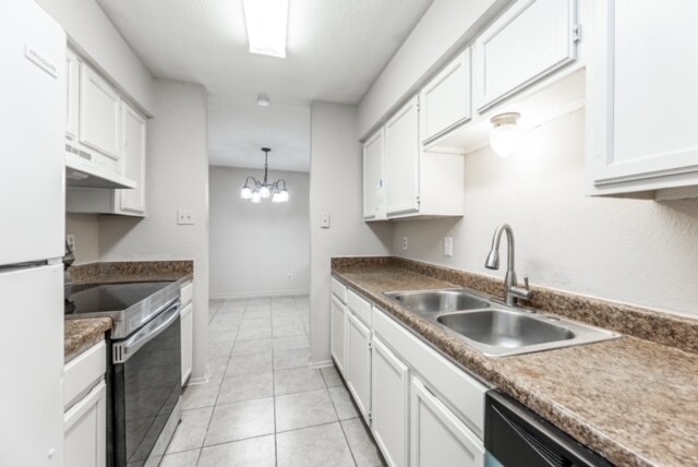 Building Photo - 9797 Leawood Blvd