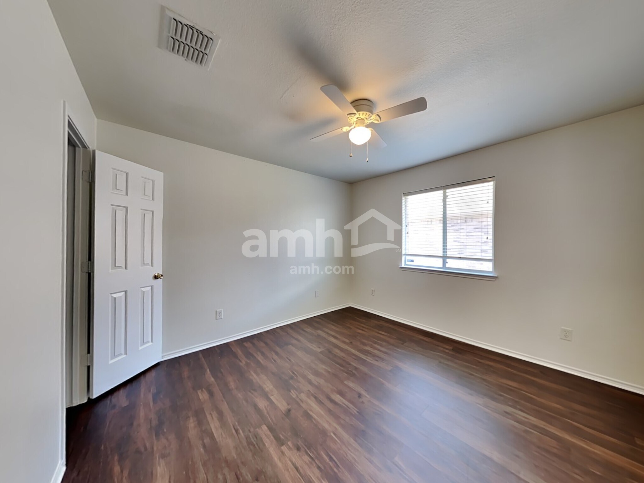 Building Photo - 617 Overton Dr