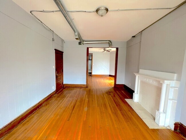 Building Photo - 4159 S Western Ave