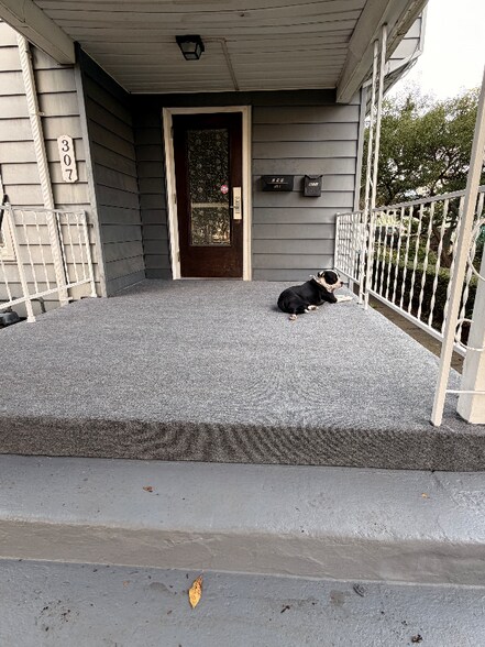 Building Photo - 307 N Main St