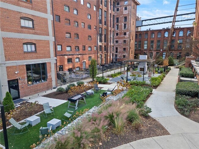 Building Photo - 170 Boulevard NE