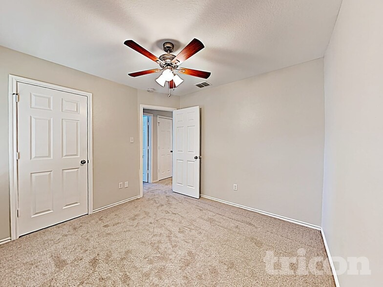 Building Photo - 3469 Cayman Dr