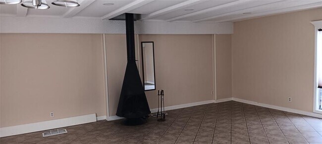 Building Photo - 5918 Lago Vista Way