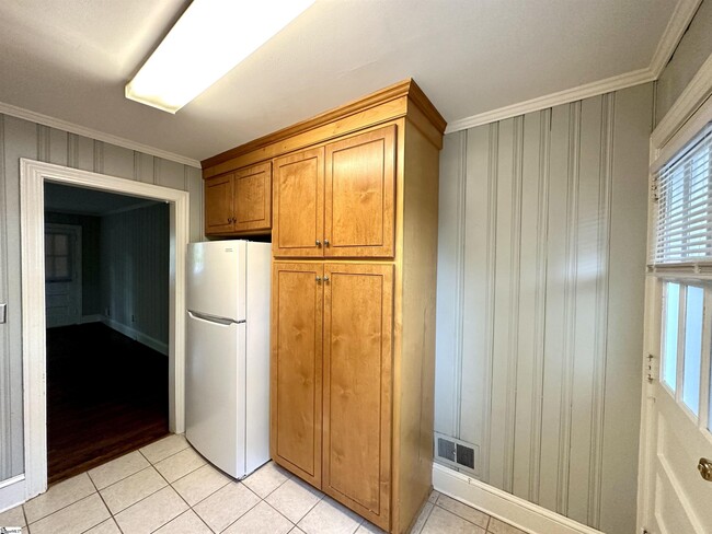 Building Photo - 5 Whitsett St