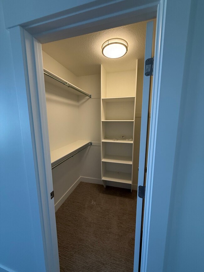 Building Photo - 2073 N 325 E