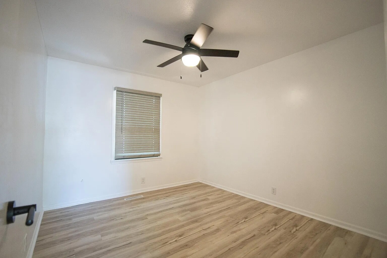 Building Photo - 3016 W Roxbury St