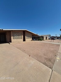 Building Photo - 935 N Orange