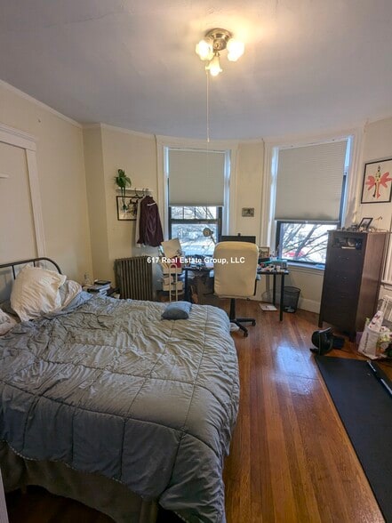 Building Photo - 1247 Beacon St