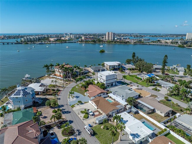 Building Photo - 7125 Shore Dr S