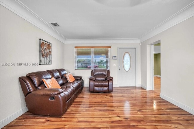 Building Photo - 2825 SW 5th St