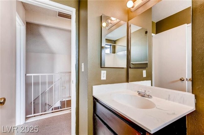 Building Photo - 4205 Newhaven Dr
