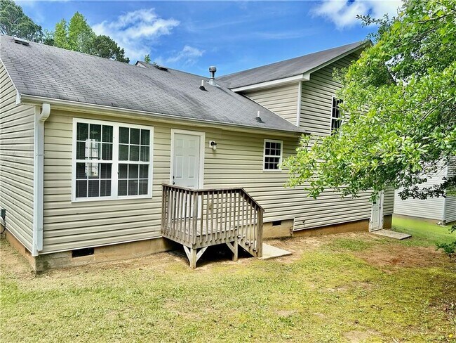 Building Photo - 380 River Trace Dr