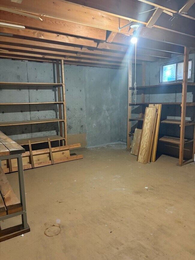 Building Photo - 3029 River Bend Dr