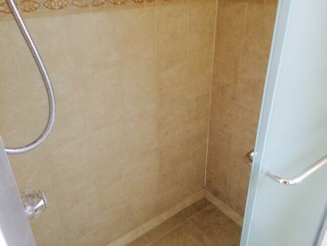 Building Photo - 124 Arlington Cir