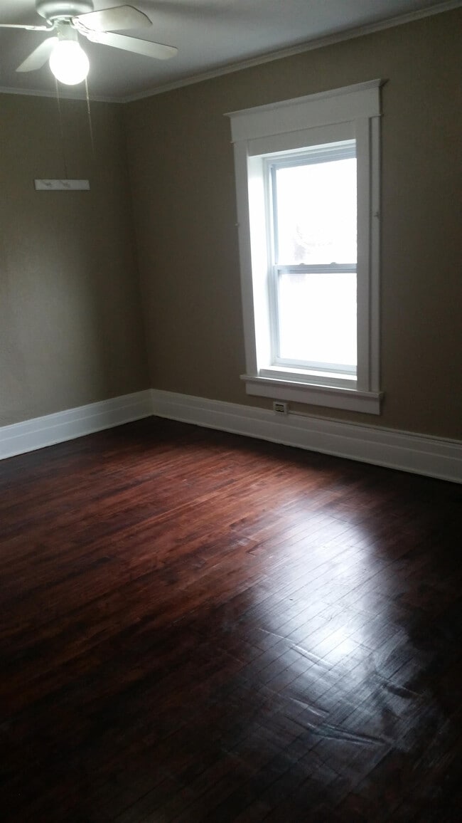 Building Photo - 109 Leland Ave