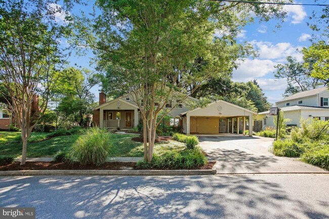 Building Photo - 8509 Cyrus Pl