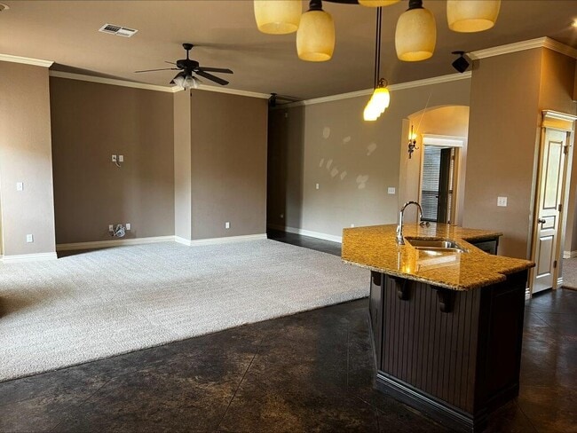 Building Photo - 13111 Red Oak Dr