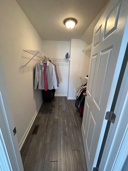 Building Photo - 676 Burncoat St