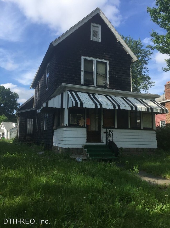 Primary Photo - 2 br, 1 bath House - 450 South Ave SE