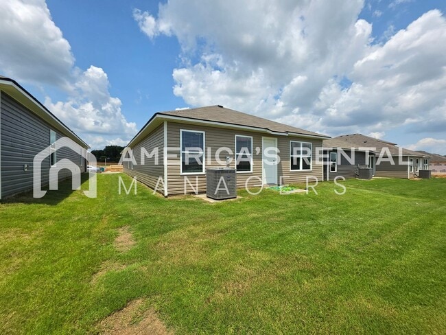 Building Photo - 4025 River Bend Rd