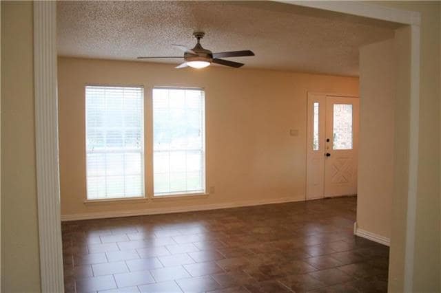 Building Photo - 102 Wildbriar St