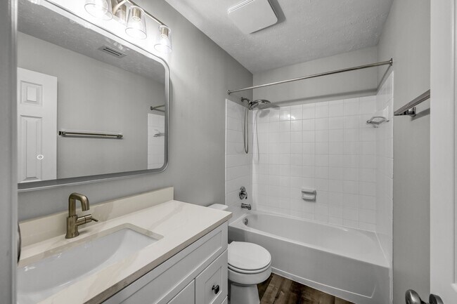Building Photo - 23 Alderon Woods Pl