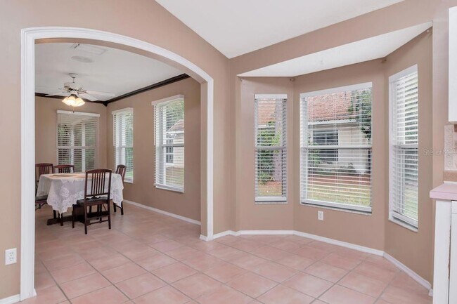 Building Photo - 314 Fountainview Cir