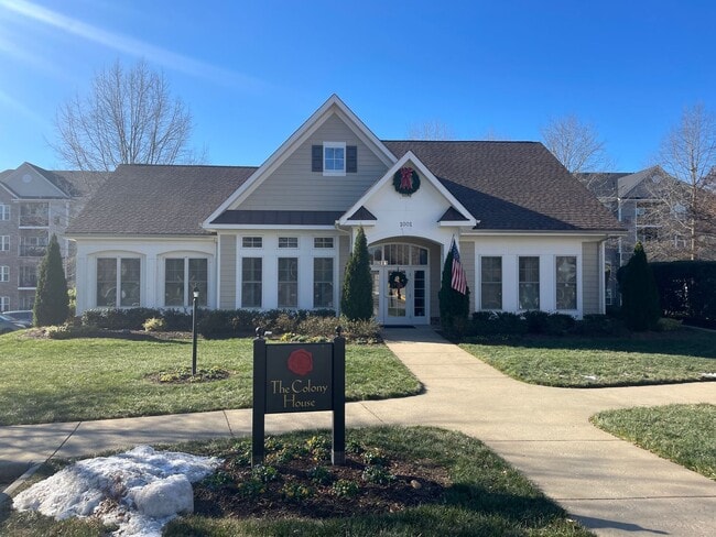 Building Photo - Updated 2  Bedroom, 2 Bath Condo  - Westwood Village at Charter Colony