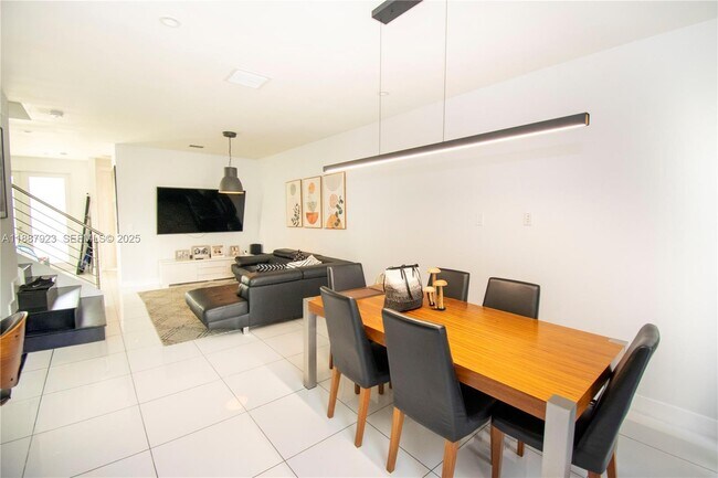 Building Photo - 6320 NW 104th Path