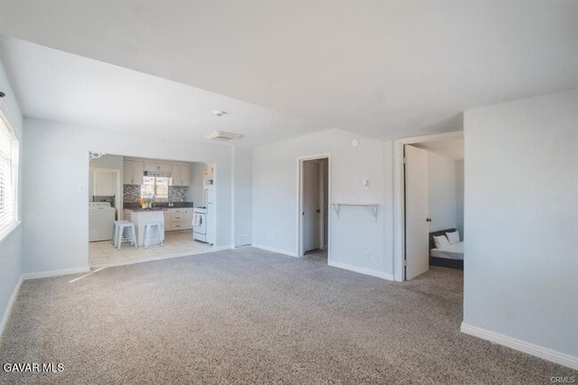 Building Photo - 2725 Desert St