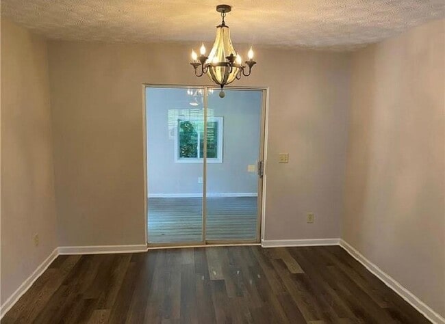 Building Photo - 2675 Wildflower Ln SW