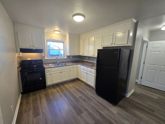 Building Photo - 3 bedroom house in Petersburg
