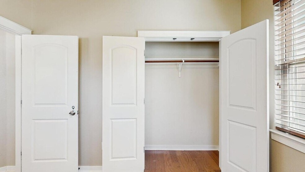 Building Photo - Beautifully updated home in a peaceful Geo...