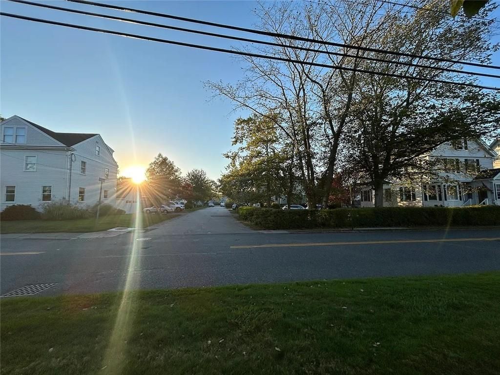 Building Photo - 70 Carroll Ave