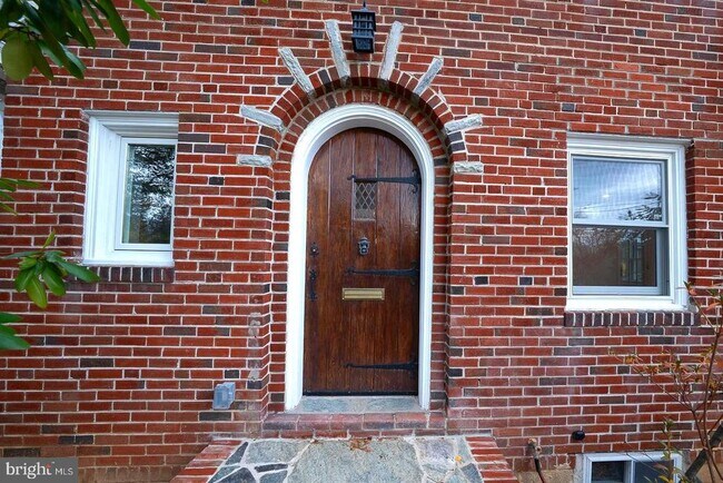 Building Photo - 28 Orchard Ln