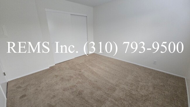 Building Photo - lle01