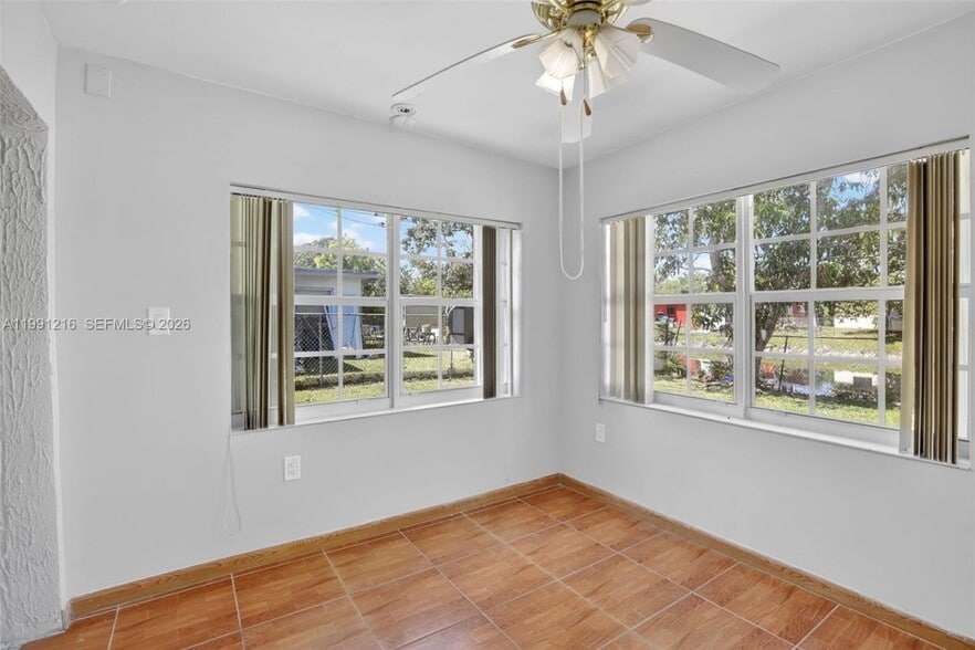 Building Photo - 2521 NW 72nd Ave