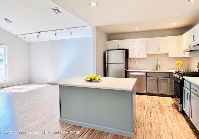 Building Photo - 159 Tanglewood Pl