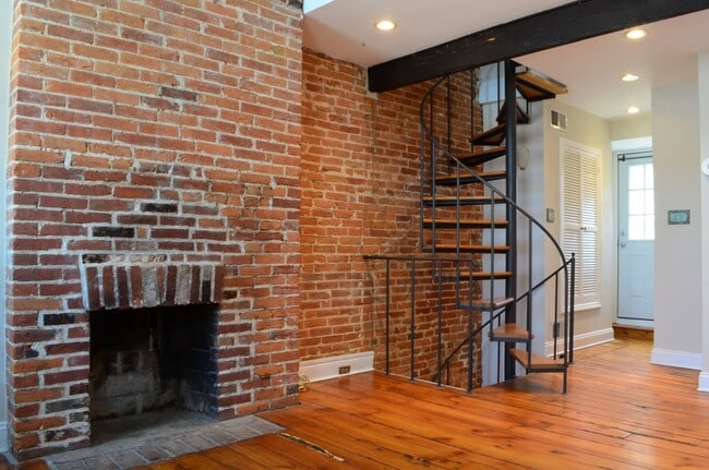 Building Photo - 19 E Wheeling St