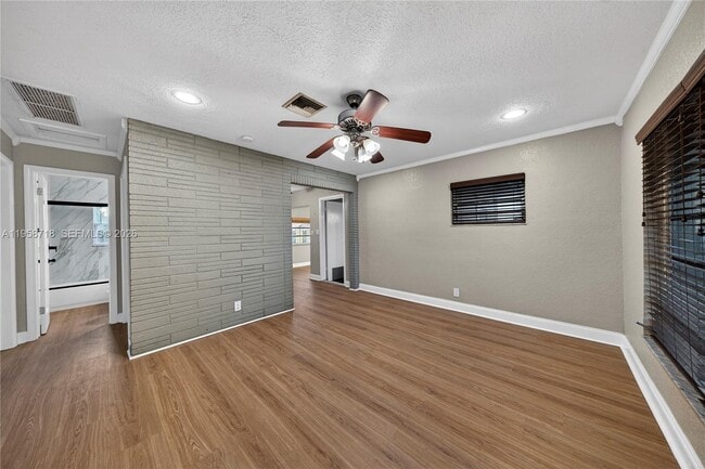 Building Photo - 5265 NE 1st Terrace